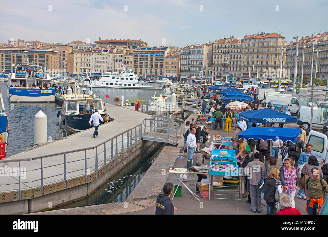 Fish market at old harbour Vieux Port, Marseille, Bouches-du-Rhone, Provence-Alpes-Côte d’Azur, South France, France, Europe Stock Photo