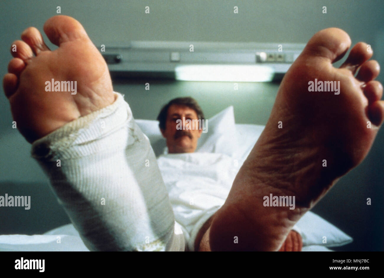 Le bal de casse pieds, aka: Ein Affenzirkus, Frankreich 1992, Regie: Yves Robert, Darsteller: Jean Rochefort Stock Photo