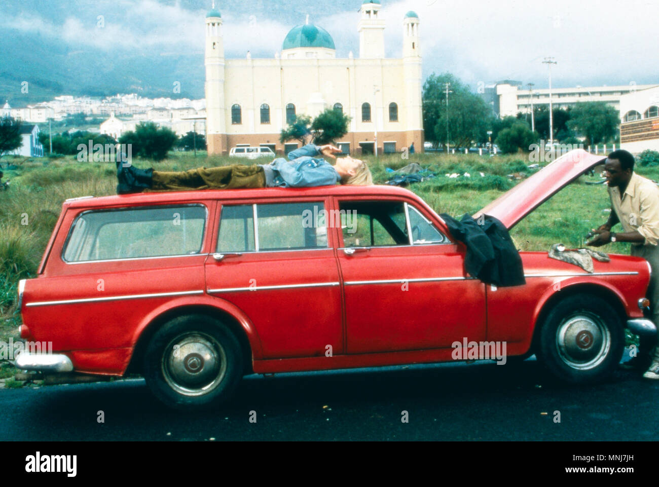 After the Rain, Südafrika/USA 1999, Regie: Ross Kettle, Darsteller: Louise Lombard (Autodach) Stock Photo