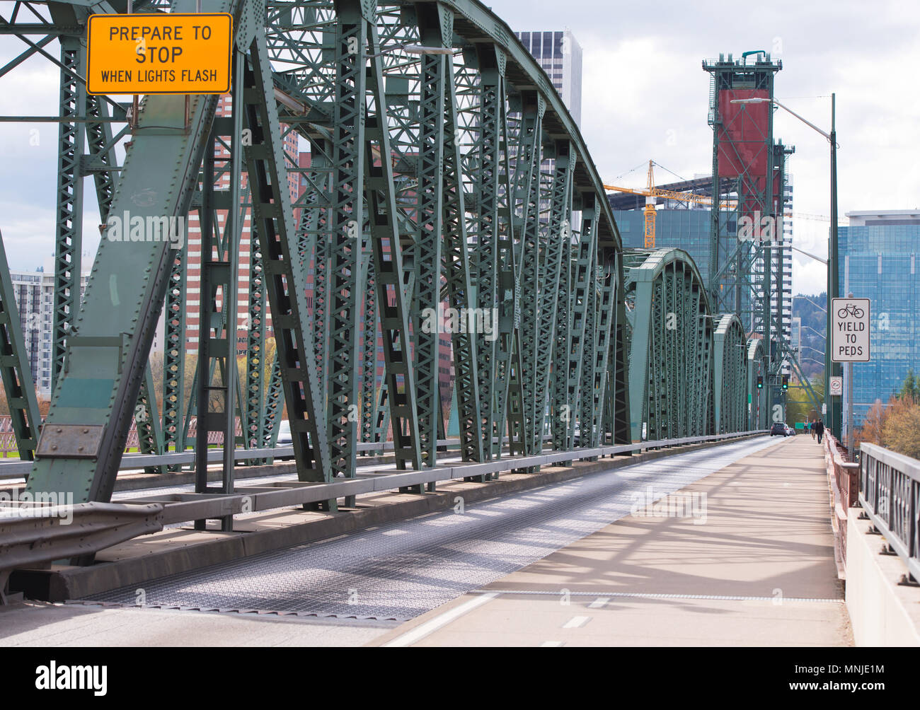 Sectional Arched Metal farms Hawthorne lift bridge with lifting towers