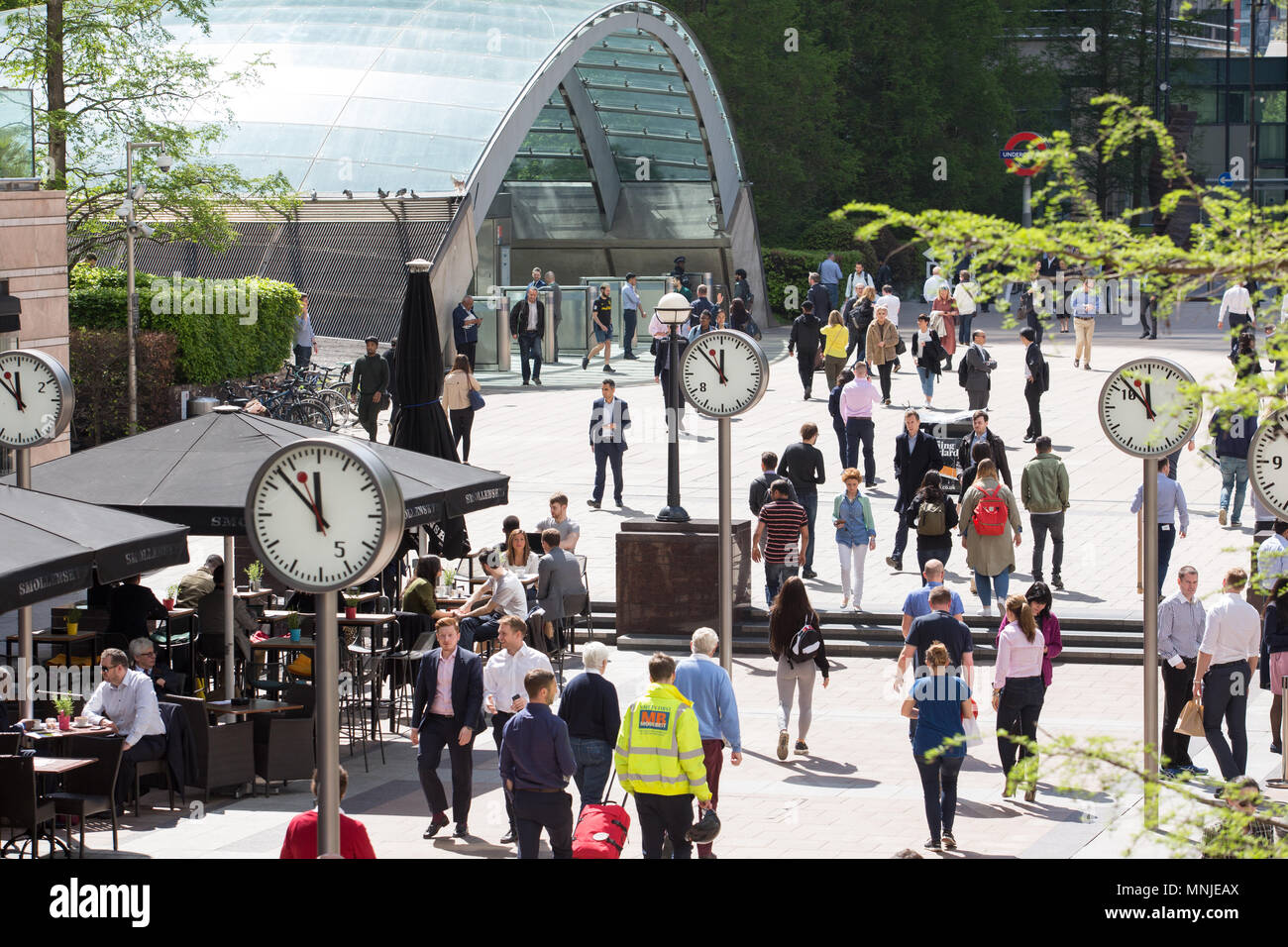 Canary clocks hires stock photography and images Alamy