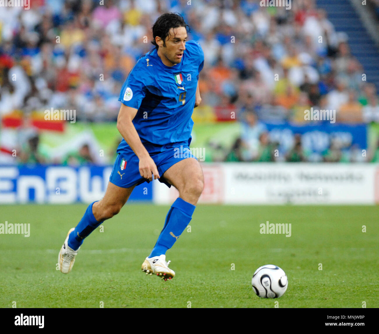 ITALIA MATCH PREPARED SHIRT LUCA TONI WORLD CUP 2006 HOME