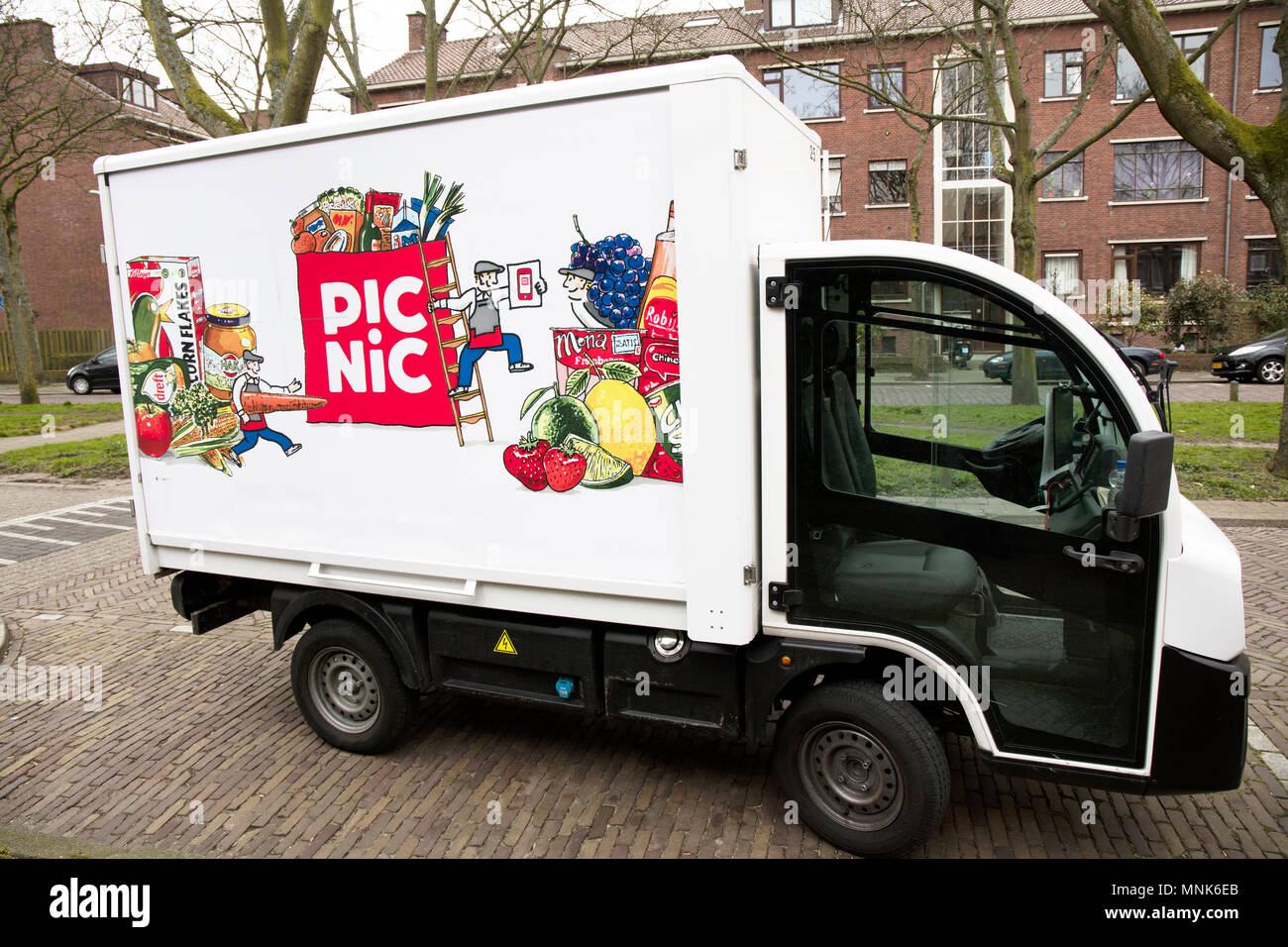 Overtreffen droom Reserveren Amsterdam, Netherlands -april 7, 2018: delivery car of the online  supermarket picnic Stock Photo - Alamy