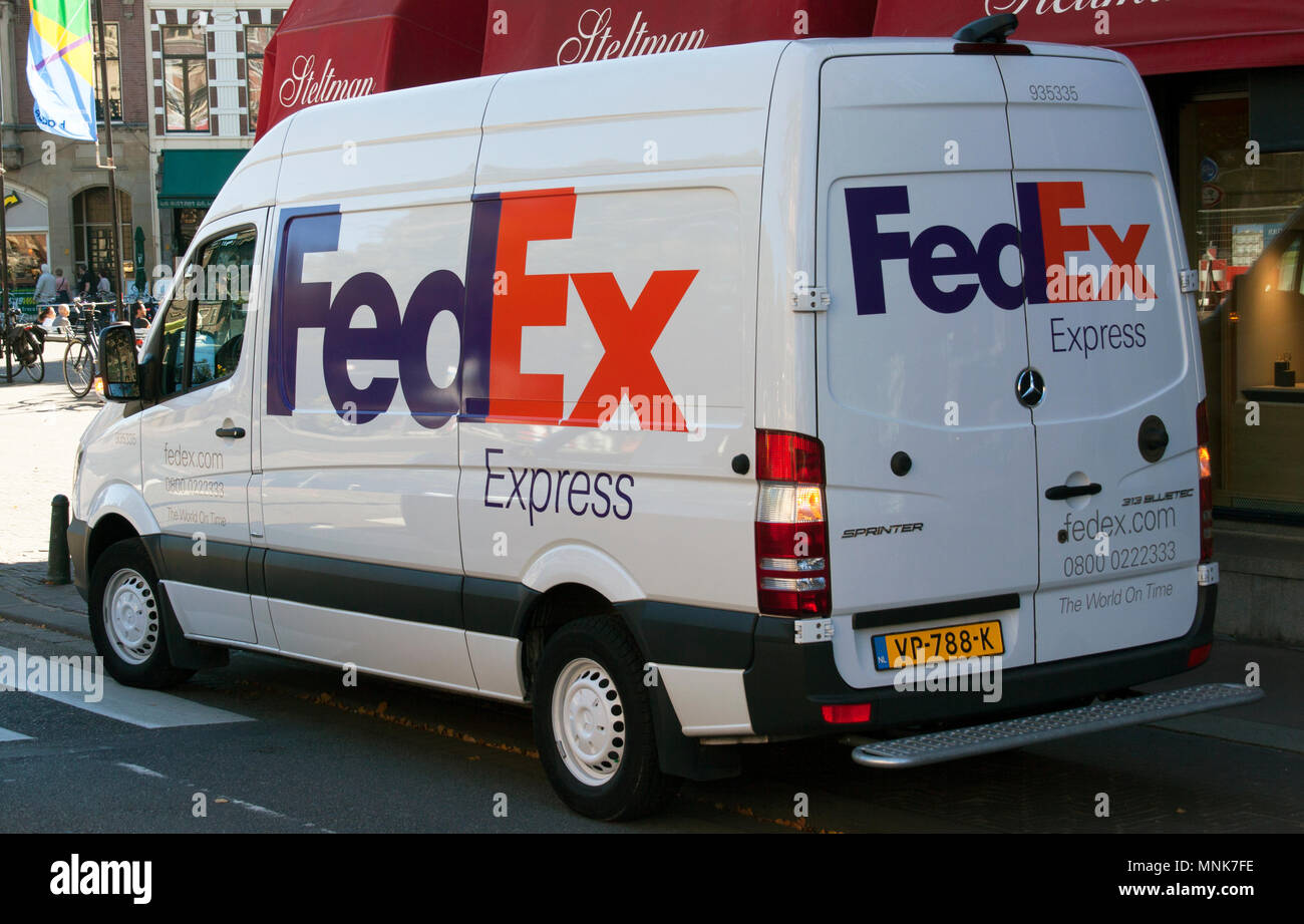 Fedex package white hires stock photography and images Alamy