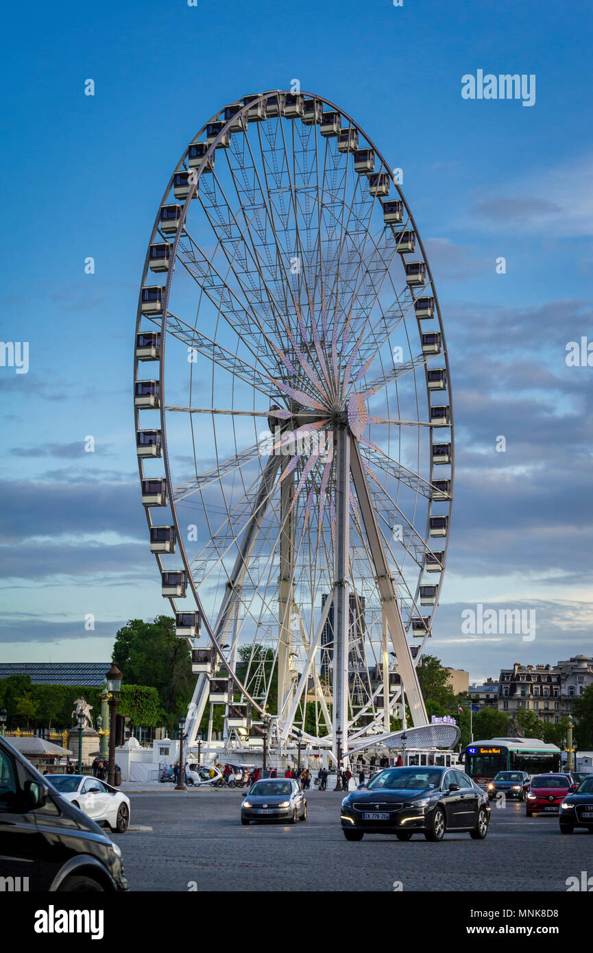Grande Roue de Paris, the Ferris wheel on Place de la Concorde in Paris  Stock Photo - Alamy