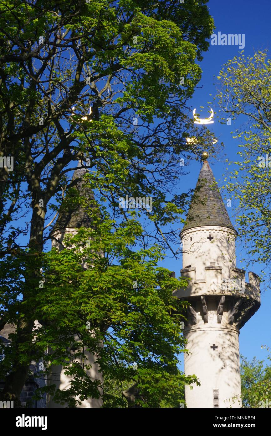 Powis Gate, White Minaret Towers on a Sunny Spring day at the University of Aberdeen. Scotland, UK. May, 2018. Stock Photo