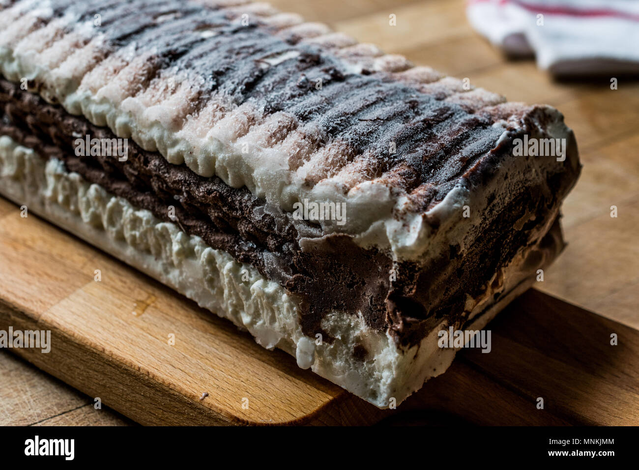 Featured image of post Simple Way to Italian Ice Cream Cake