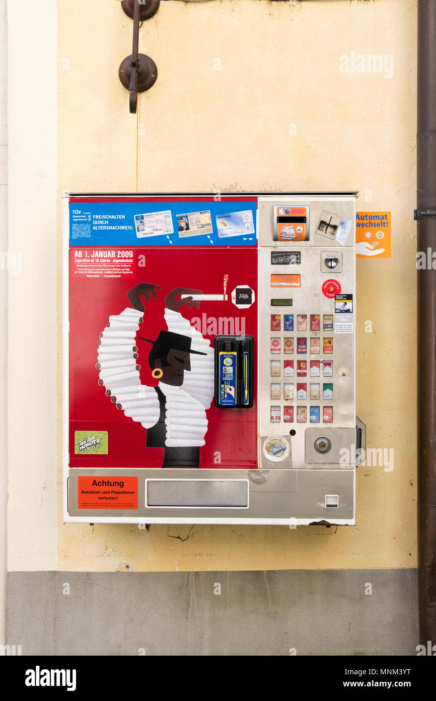 Cigarette dispenser hires stock photography and images Alamy