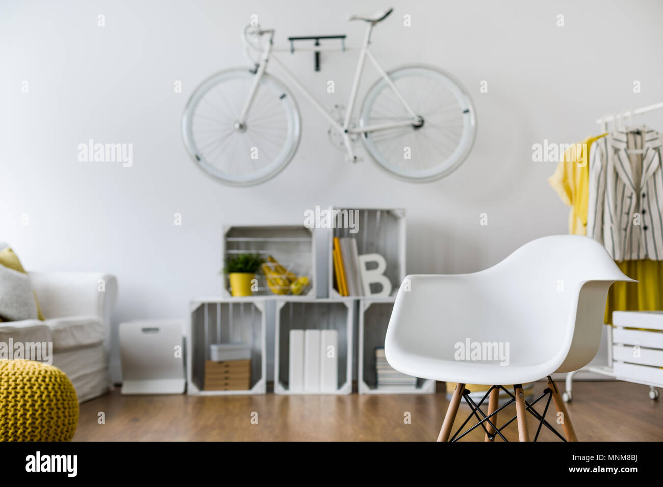 Hang cycle on online wall