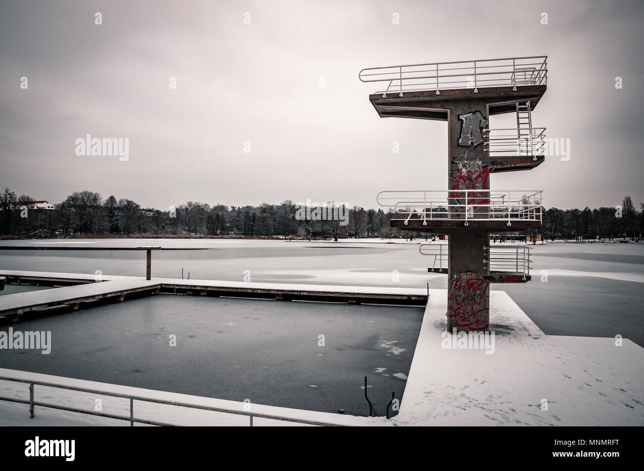 Diving platform, Darmstadt lake woog in winter Stock Photo