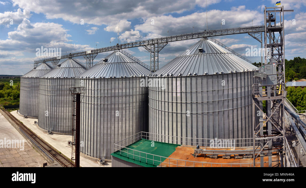 Building Exterior, Storage and drying of grains, wheat, corn, soy ...