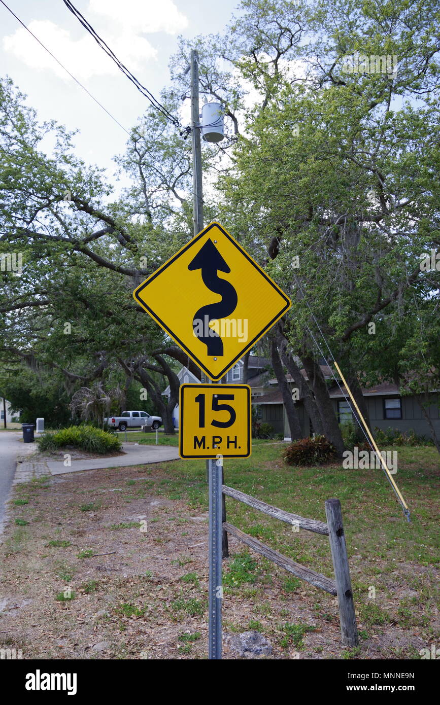 Squiggly Road Sign Hi res Stock Photography And Images Alamy squiggly-road-sign-hi-res-stock-photography-and-images-alamy