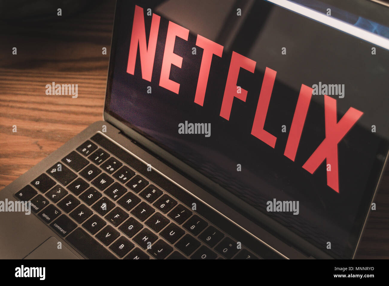 Netflix streaming united states hi-res stock photography and images - Alamy