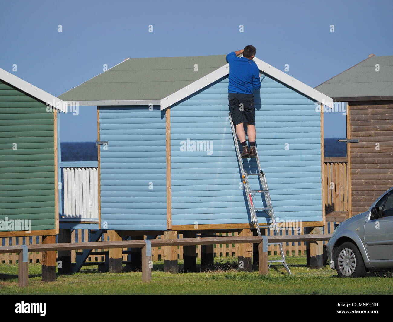 Leysdown on sea, Kent, UK. 19th May, 2018. UK Weather: a sunny and warm day in Leysdown on sea, Kent. Credit: James Bell/Alamy Live News Stock Photo