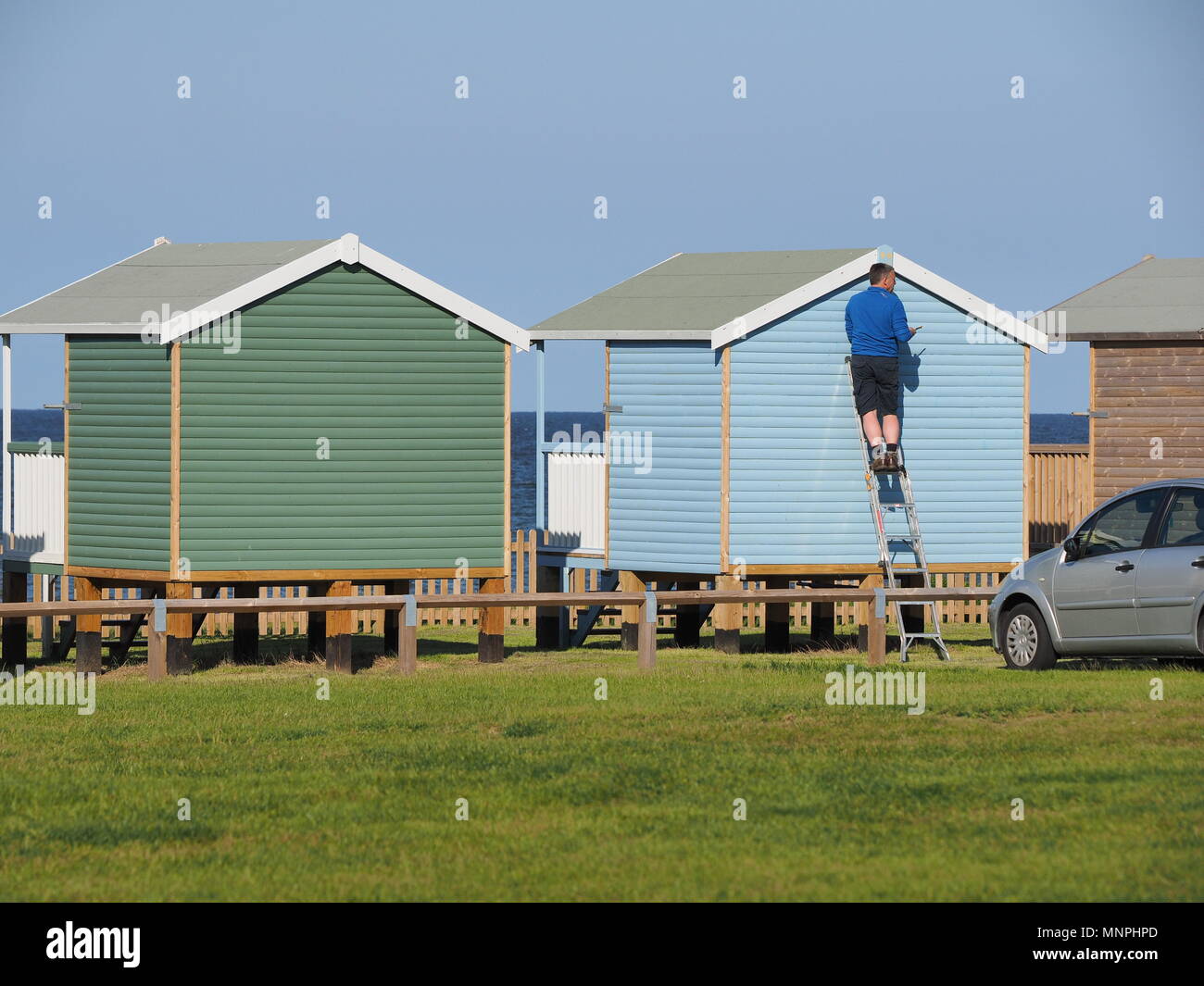 Leysdown on sea, Kent, UK. 19th May, 2018. UK Weather: a sunny and warm day in Leysdown on sea, Kent. Credit: James Bell/Alamy Live News Stock Photo