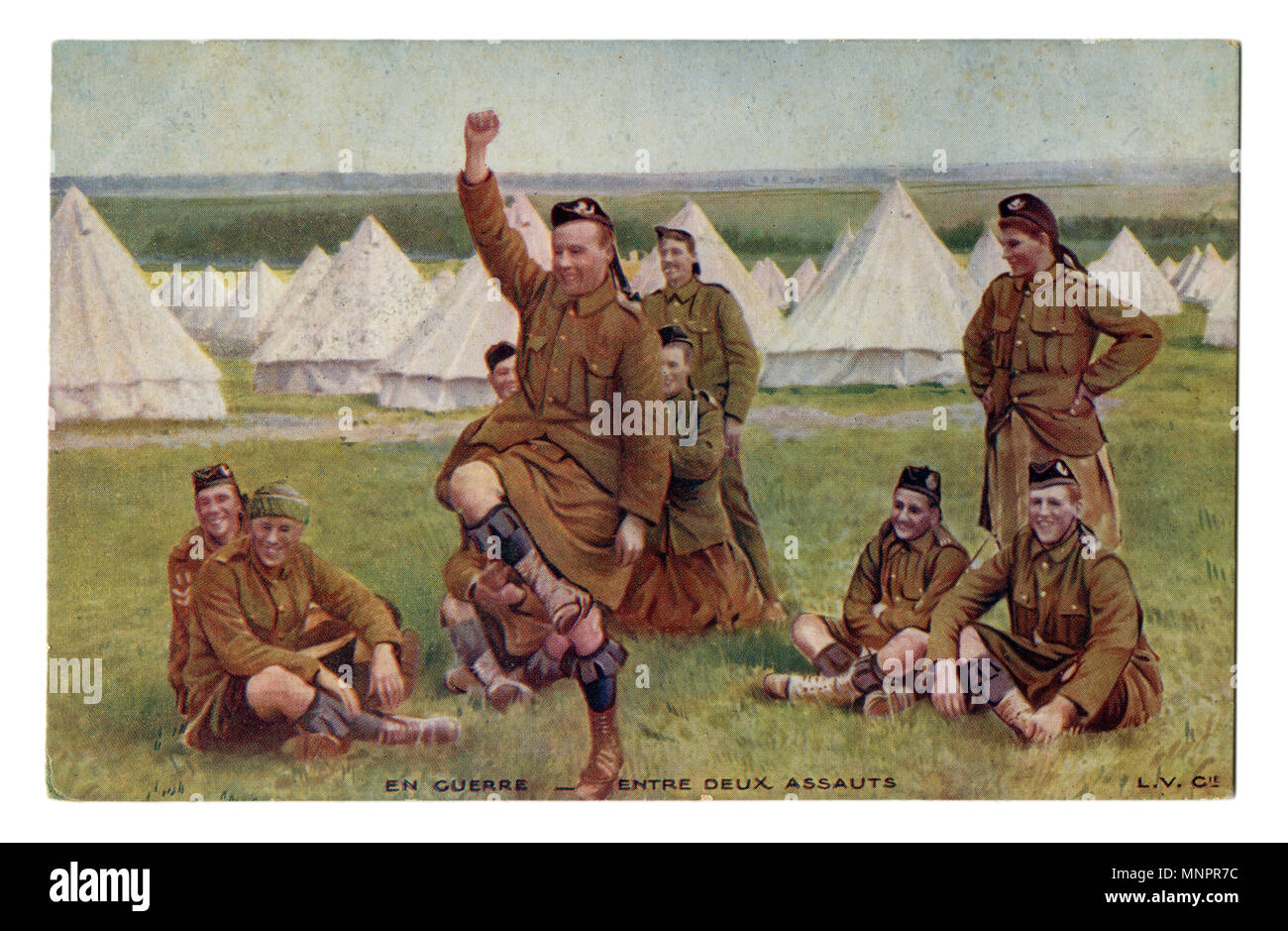 Old French postcard: Scottish soldiers in kilts dancing on the background of the tent camp. world war I 1914-1918, The great Britain, Scotland Stock Photo