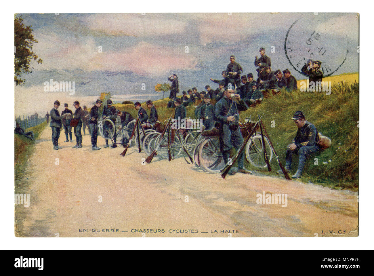 Old postcard: French Bicycle chasseur unit at a halt on the side of the road. Soldiers drink tea next to their bikes. world war I 1914-1918, France. Stock Photo