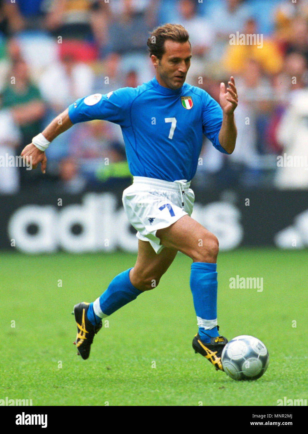 Soccer euro 2000 group italy hi-res stock photography and images - Page 2 -  Alamy