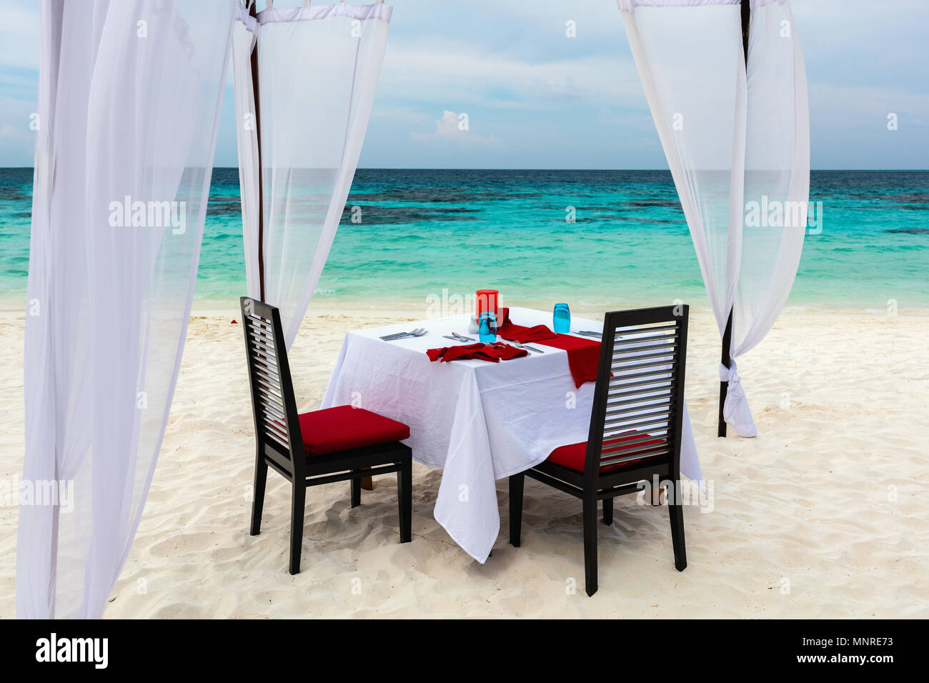 Romantic Beach Lunch High Resolution Stock Photography and Images Alamy