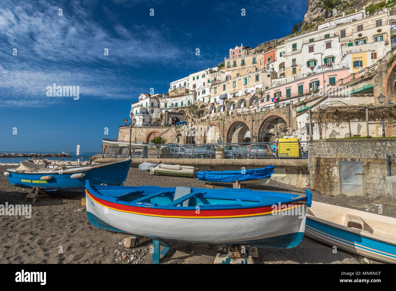 Italian towns and villages hi-res stock photography and images - Page 10 -  Alamy