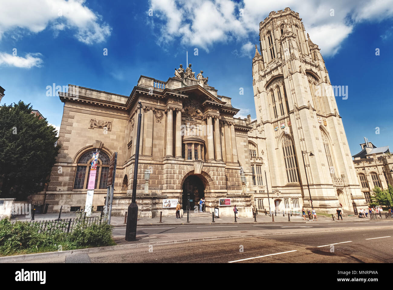 Bristol City Museum and Art Gallery, and Wills Memorial Tower Stock Photo