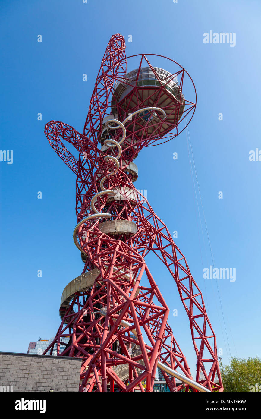 Arcelormittal Orbit sculpture, with the tallest and longest tunnel slide at the Queen Elizabeth Olympic park in London Stock Photo