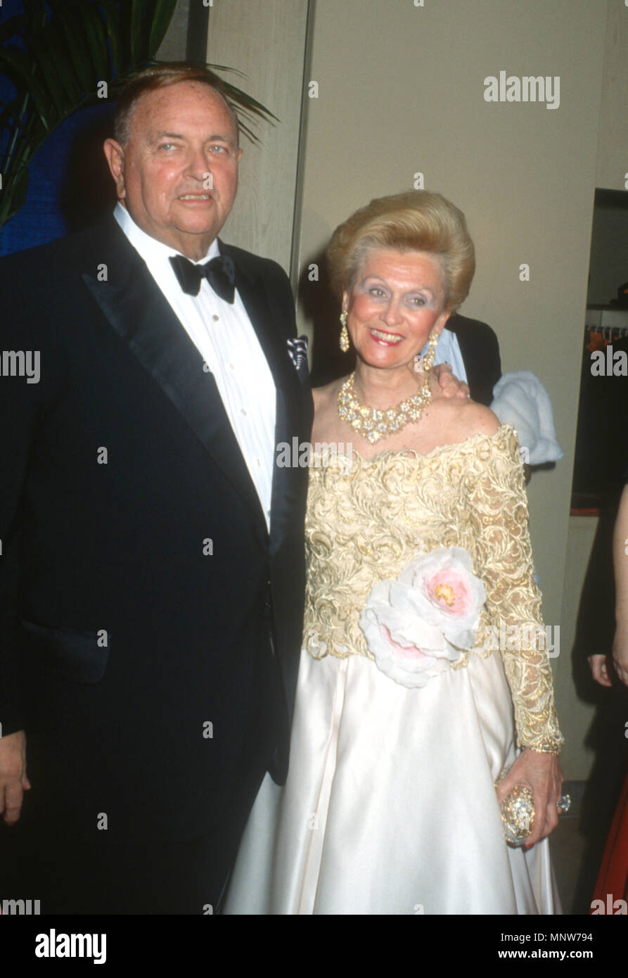 BEVERLY HILLS, CA JANUARY 12(LR) Marvin Davis and wife Barbara Davis attend American Cinema