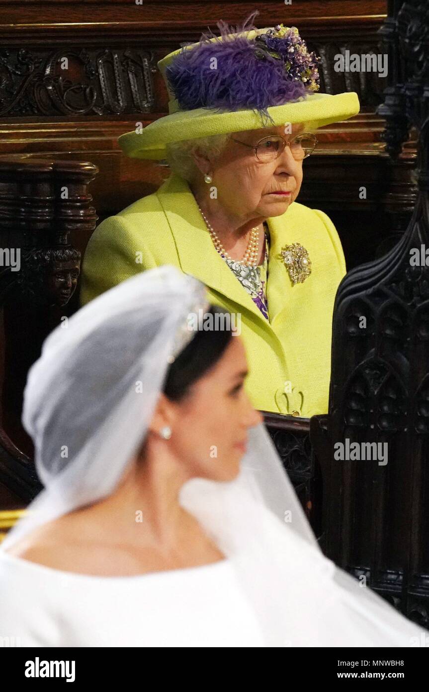 (180519) -- WINDSOR, mayo 19, 2018 (Xinhua) -- La reina Isabel II (atrÃ¡s) de Reino Unido, observa durante la celebraciÃ³n de la boda real del prÃncipe Enrique y Meghan Markle (frente), en la capilla de San Jorge en el Castillo de Windsor, en Windsor, Reino Unido, el 19 de mayo de 2018.  Cordon Press Stock Photo
