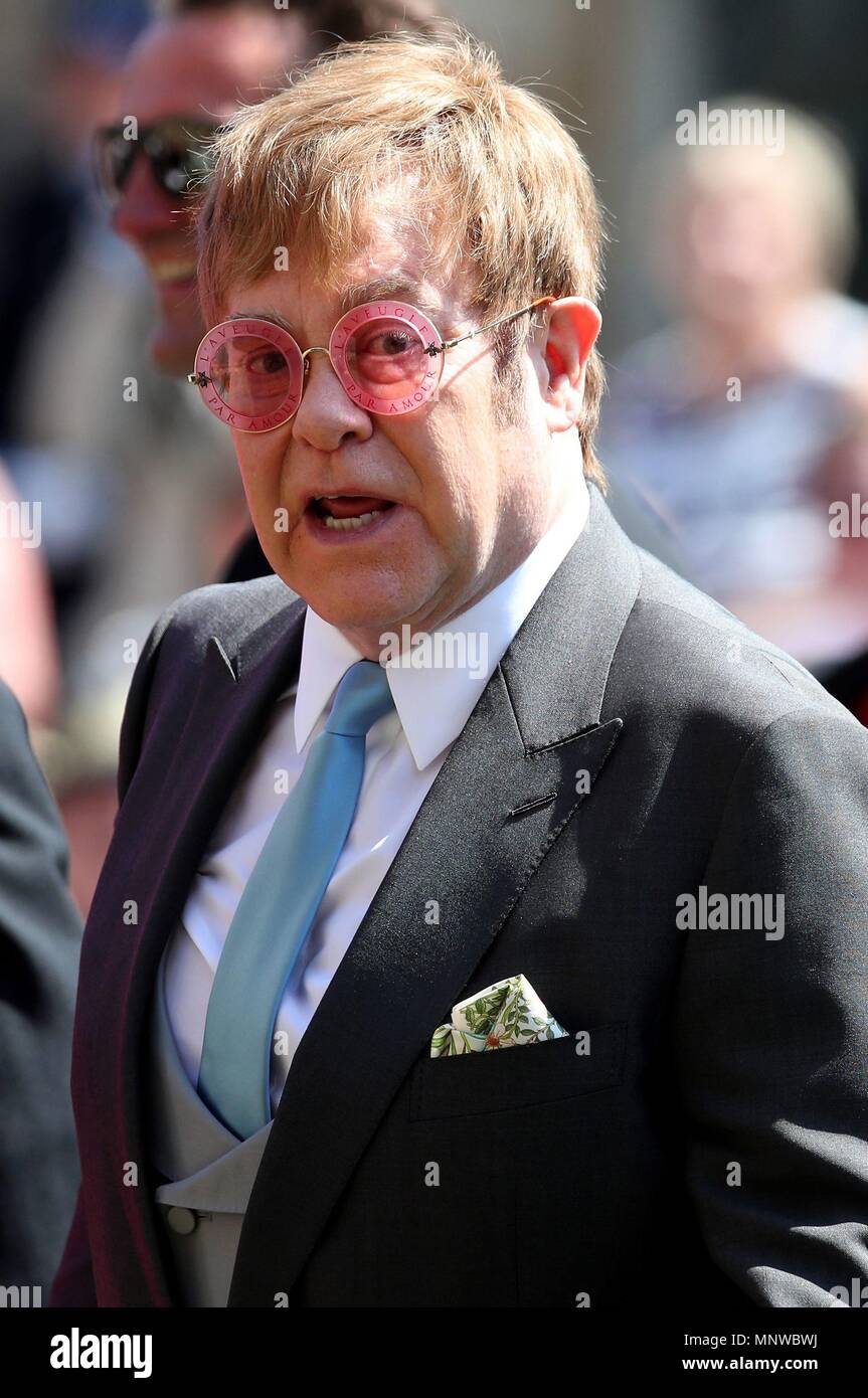 180519) -- WINDSOR, mayo 19, 2018 (Xinhua) -- El cantante, compositor y  pianista britÃ¡nico, Elton John, se retira de la capilla de San Jorge en el  Castillo de Windsor despuÃ©s de asistir