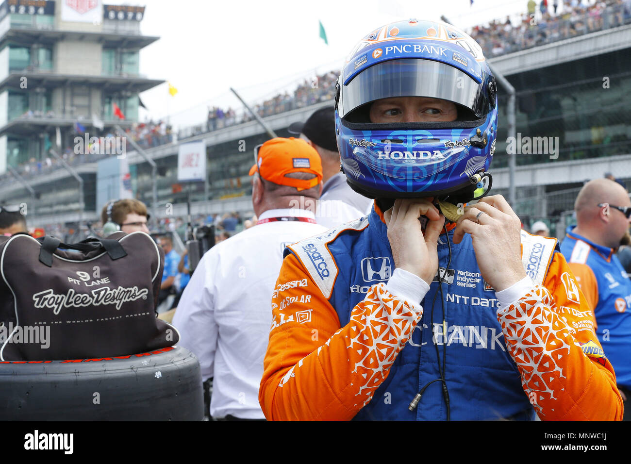 Chris dixon hi-res stock photography and images - Page 2 - Alamy