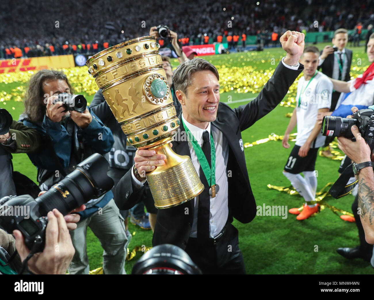 Berlin, Germany. 19th May, 2018. Frankfurt's head coach Niko Kovac poses  for photos with the trophy after the awarding ceremony of the German Cup  final match between Bayern Munich and Eintracht Frankfurt,