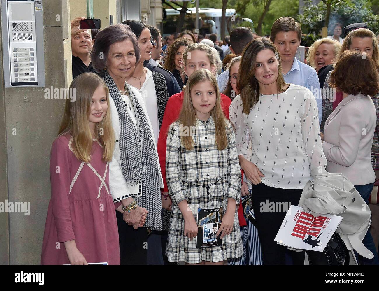 LA REINA SOFIA, LA REINA LETIZIA, LAS INFANTAS JUNTO A IRENE URDANGARIN, VICTORIA FEDERICA Y PALOMA ROCASOLANO DISFRUTAN DEL MUSICAL 'BILLY ELLIOT'    SOFIA DE GRECIA;SOFIA REINA;LETIZIA ORTIZ ROCASOLANO;LETIZIA ORTIZ;LEONOR DE BORBON ORTIZ;SOFIA DE BORBON ORTIZ;VICTORIA FEDERICA DE MARICHALAR Y BORBON;IRENE URDANGARIN DE BORBON;PALOMA ROCASOLANO;  19/05/2018  Queen of Spain Letizia and her daughters Princess Leonor and Infanta Sofia with Queen Emerita Sofia of Greece a leaving the musical 'Billy Elliot' in Madrid on Saturday 19 May 2018.     CordonPress/EP888 Credit: CORDON PRESS/Alamy Live N Stock Photo