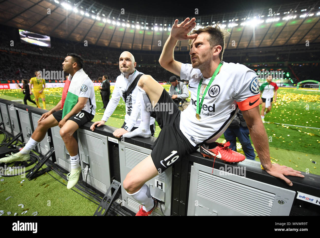 Berlin, Germany. 19th May 2018. Football, German DFB Cup final, FC Bayern Munich vs Eintracht Frankfurt at the Olympic Stadium. Marco Fabian (l) and David Abraham (r) of Eintracht Frankfurt pictured after the win. Photo: Arne Dedert/dpa Credit: dpa picture alliance/Alamy Live News Credit: dpa picture alliance/Alamy Live News Credit: dpa picture alliance/Alamy Live News Credit: dpa picture alliance/Alamy Live News Credit: dpa picture alliance/Alamy Live News Credit: dpa picture alliance/Alamy Live News Credit: dpa picture alliance/Alamy Live News Credit: dpa picture alliance/Alamy Live News Stock Photo