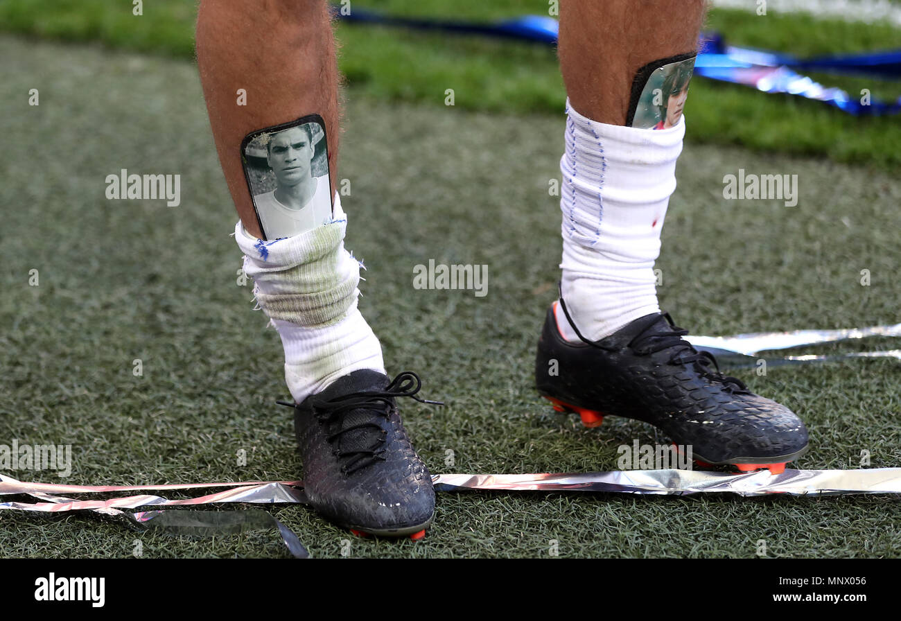 Chelsea's Marcos Alonso with personalised shin pads of his father and  grandfather after the game during the Emirates FA Cup Final at Wembley  Stadium, London Stock Photo - Alamy