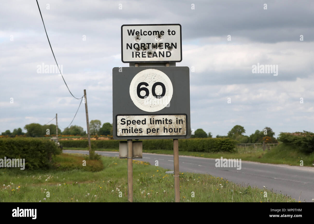 Ballyconnell, Ireland. 18th May 2018. The sign that welcomes visitors to Northern  Ireland from the Republic of Ireland on the Irish Border at Ballyco Stock  Photo - Alamy
