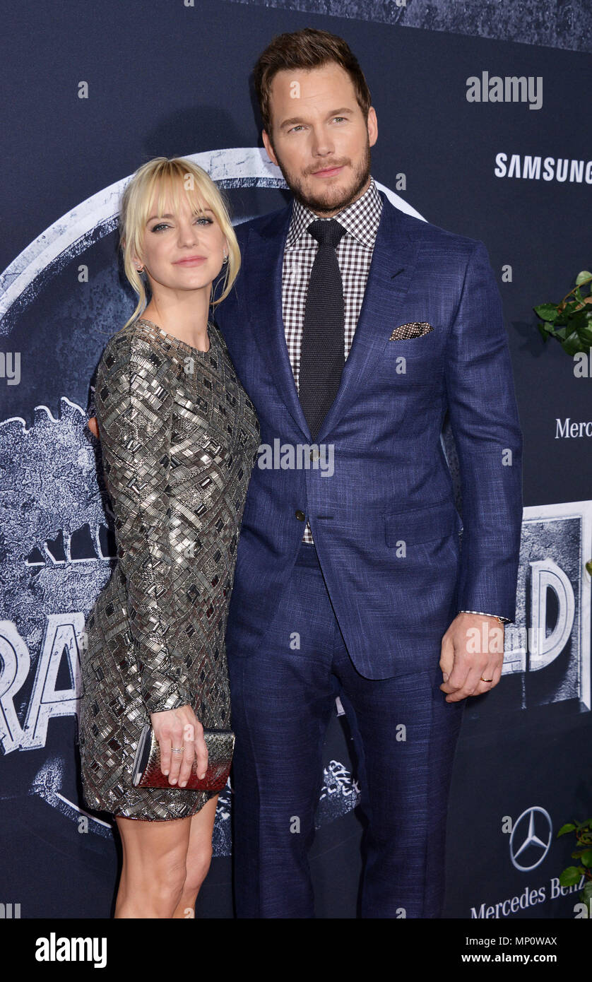 Anna Faris, Chris Pratt 061 at the Jurassic World Premiere at the Hollywood and Highland, Dolby Theatre in Los Angeles.. June, 9, 2015.a  Anna Faris, Chris Pratt 061 ------------- Red Carpet Event, Vertical, USA, Film Industry, Celebrities,  Photography, Bestof, Arts Culture and Entertainment, Topix Celebrities fashion /  Vertical, Best of, Event in Hollywood Life - California,  Red Carpet and backstage, USA, Film Industry, Celebrities,  movie celebrities, TV celebrities, Music celebrities, Photography, Bestof, Arts Culture and Entertainment,  Topix, vertical,  family from from the year , 2015 Stock Photo