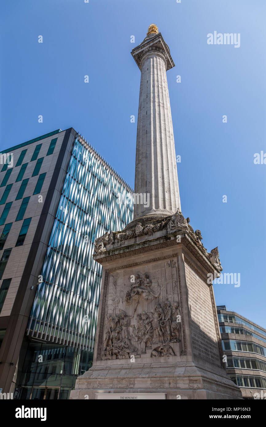 Monument north side of the river Thames by London Bridge Stock Photo