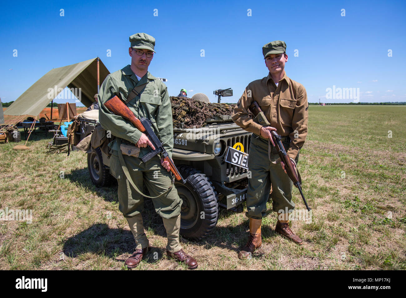 Army servicemen at Central Texas Airshow Stock Photo