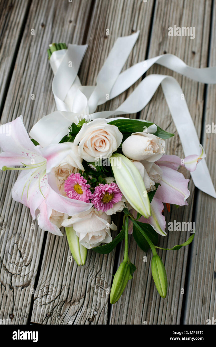 beautiful flowers on deck bouquet ceremony happy days i love you bride Stock Photo