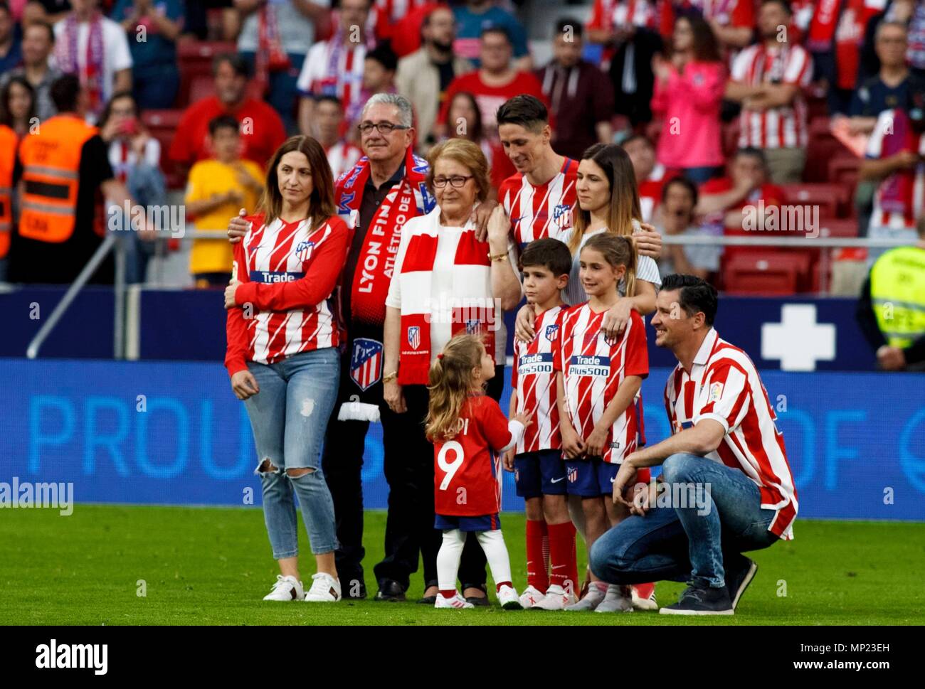 Fernando Torres with his family during his farewell, at Wanda ...