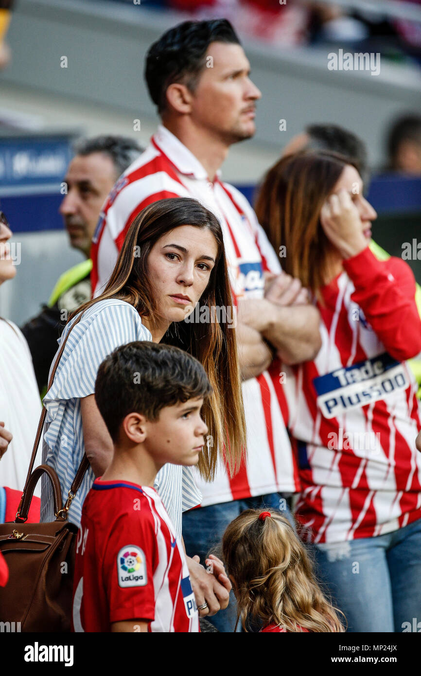 Wanda Metropolitano, Madrid, Spain. 20th May, 2018. La Liga football,  Atletico Madrid versus Eibar; Fernando Torres wife and family watches as he  performs his farewell to the fans of the Atletico de