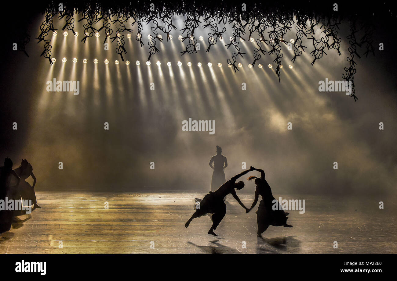 May 18, 2018 - Nanning, Nanning, China - Nanning, CHINA-18th May 2018: Dancers perform 'House of Flying Daggers' choreographed by Yang Liping in Nanning, southwest China's Guangxi, May 18th, 2018. Yang Liping is the director, choreographer and star of a performance art show called ''Dynamic Yunnan'' that has drawn sellout crowds all over China. She toured Europe and the United States in 2005. Between 2004 and 2008, Yang Liping directed and choreographed a trilogy: ''Dynamic Yunnan'', ''Echoes of Shangri-la'' and ''Tibetan Myth''. In 2004, ''Dynamic Yunnan'' won five major awards at the Nationa Stock Photo