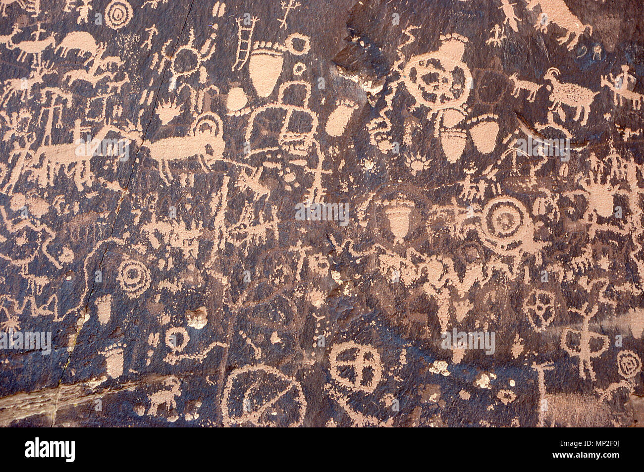Paper Roc Utah Newspaper rock petroglyphs canyonlands hi-res stock photography and ...