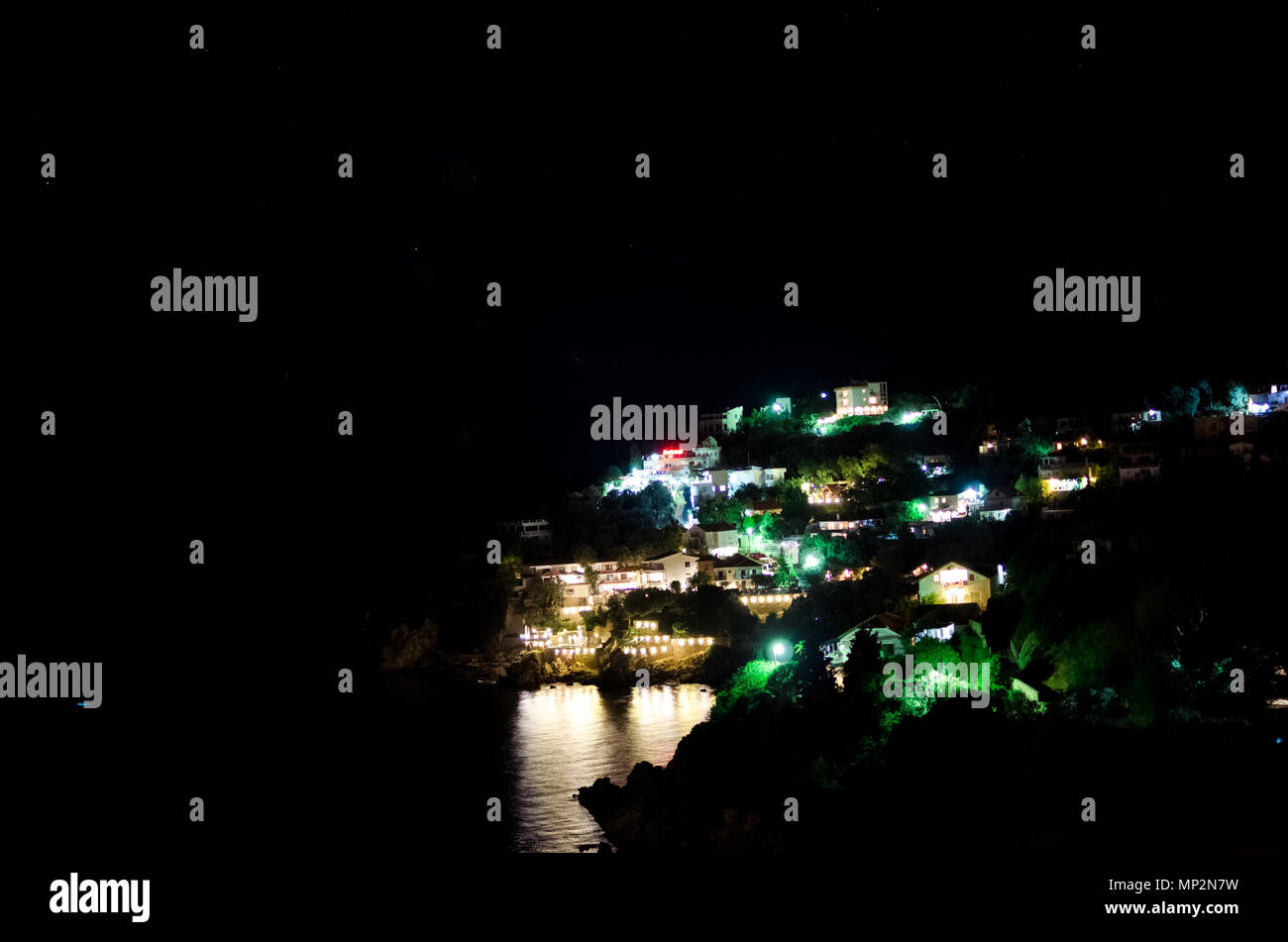 Night time sea landscape hi-res stock photography and images - Alamy