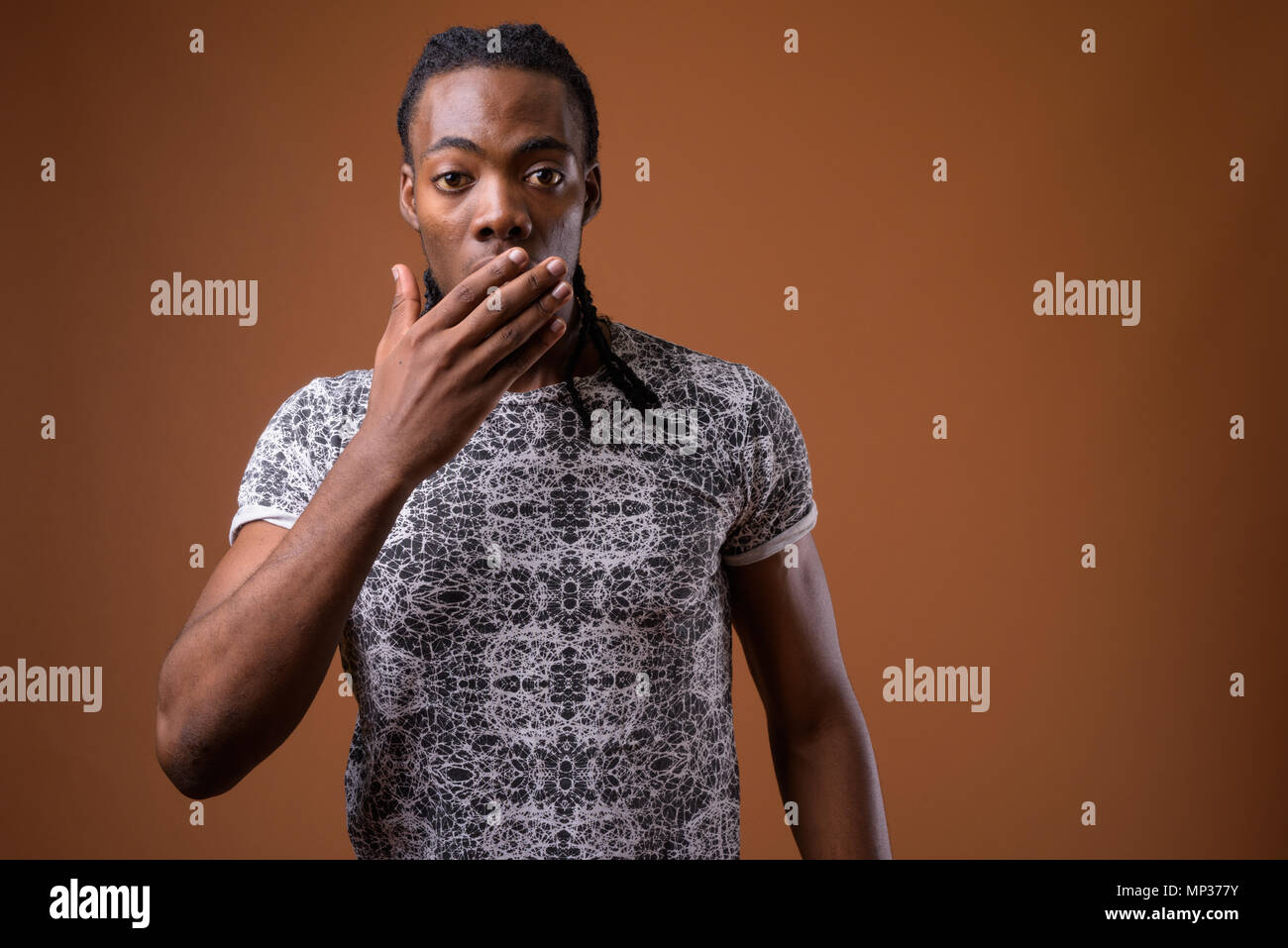 Shocked young african american hi-res stock photography and images - Alamy