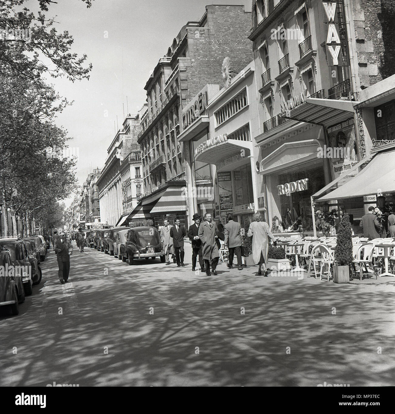 File:Paris Avenue des Champs-Élysées um 1900.jpg - Wikimedia Commons