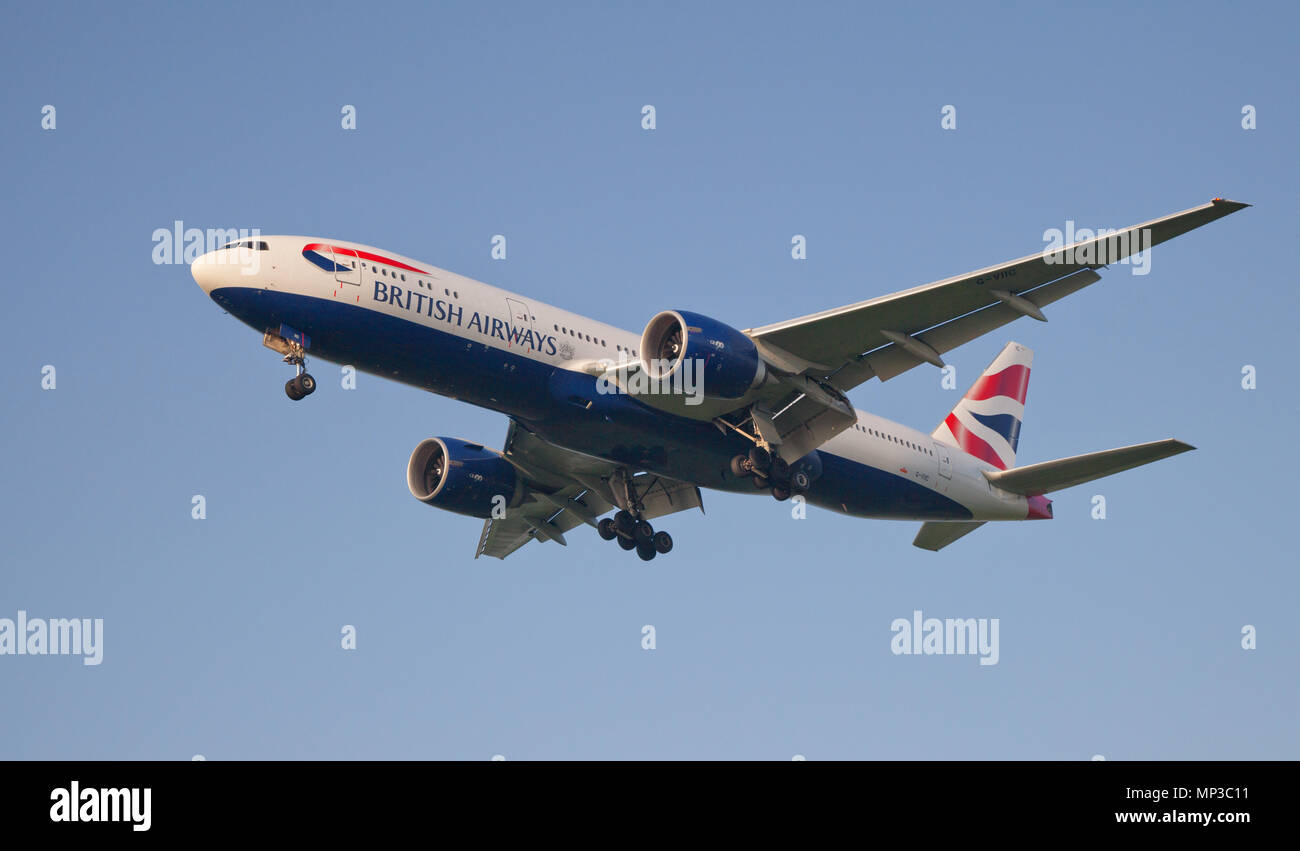 British Airways Boeing 777 G-VIIC on final approach to London-Heathrow Airport LHR Stock Photo