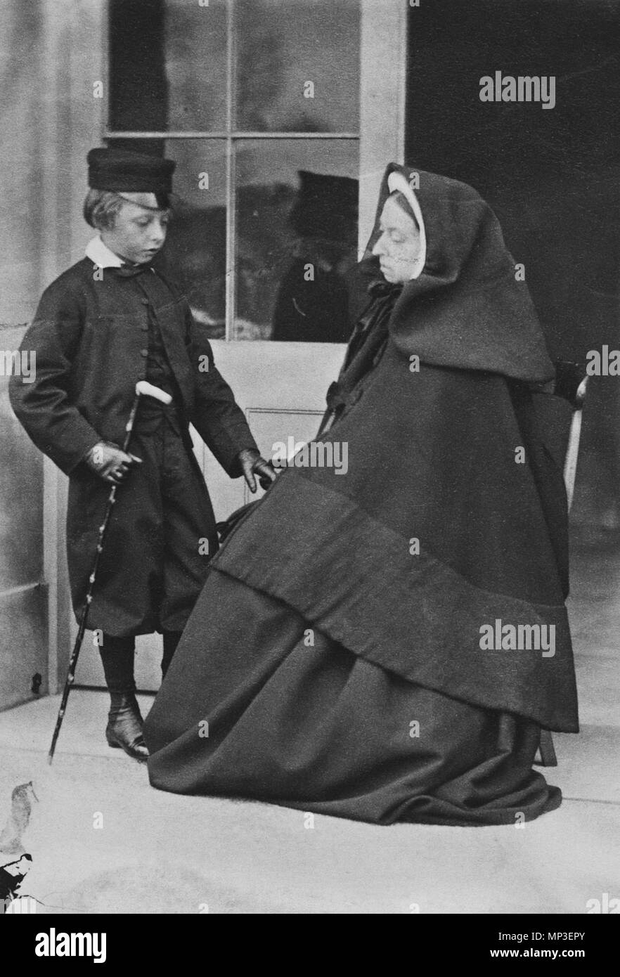 . English: Queen Victoria and Prince Leopold . 1862. Prince Alfred, Duke of Edinburgh and Saxe-Coburg & Gotha, 2nd son of Queen Victoria (1844-1900) (photographer) 1035 Queen Victoria and Leopold of Albany Stock Photo