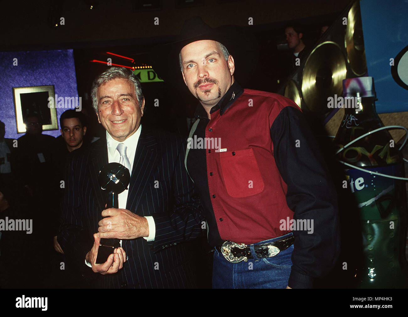Garth brooks 1993 hi-res stock photography and images - Alamy