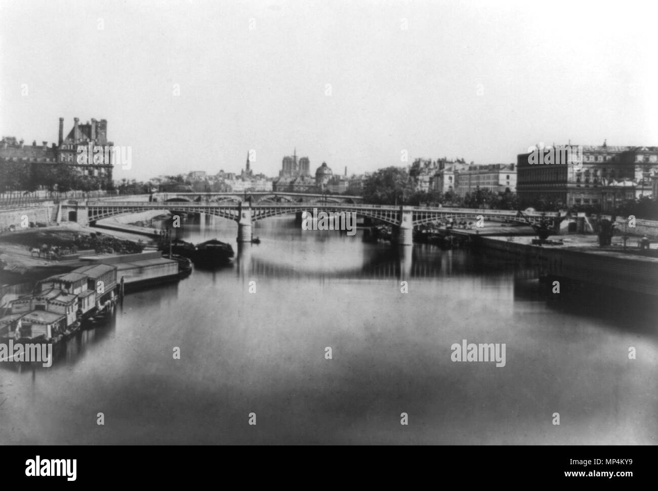 The seine river paris Black and White Stock Photos & Images - Alamy